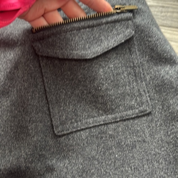 J.Crew | The Perfect Pencil Skirt in Grey / 70% Wool with Zipper Pockets Size 6 - Picture 4 of 11